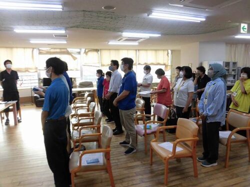 職員会議だョ!全員集合😀🙄😎😪🤪