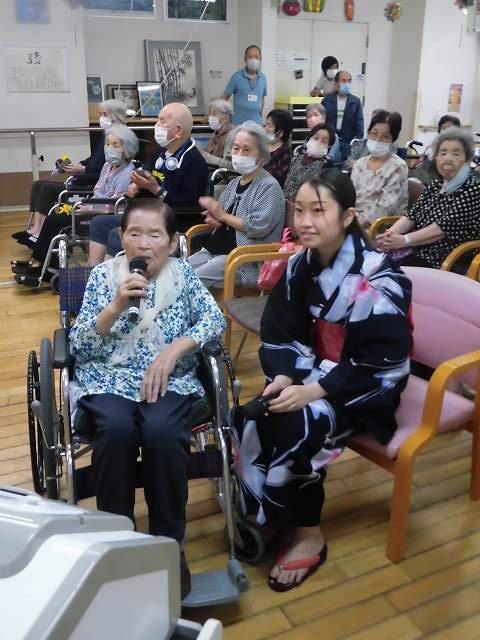 秋祭り④　～「気持ち」込め🎤懐かしの「曲」に💿「声」のせて😮🎶～