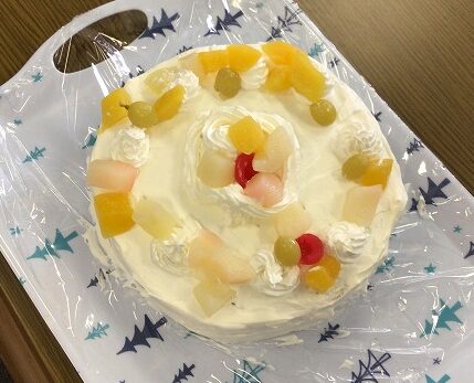 4月お誕生会　ケーキ作りをしました🍰✨