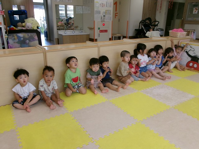 賑やかな一日（パンダルーム）