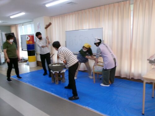 お餅つきpart2～あけましておめでとうございます～（パンダルーム）