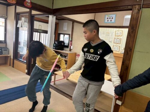 フラフープ渡し