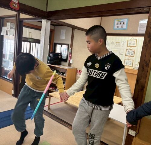 フラフープ渡し