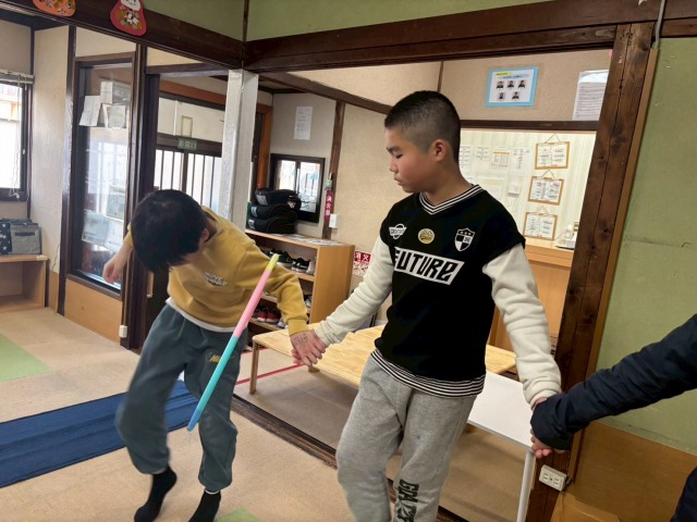 フラフープ渡し